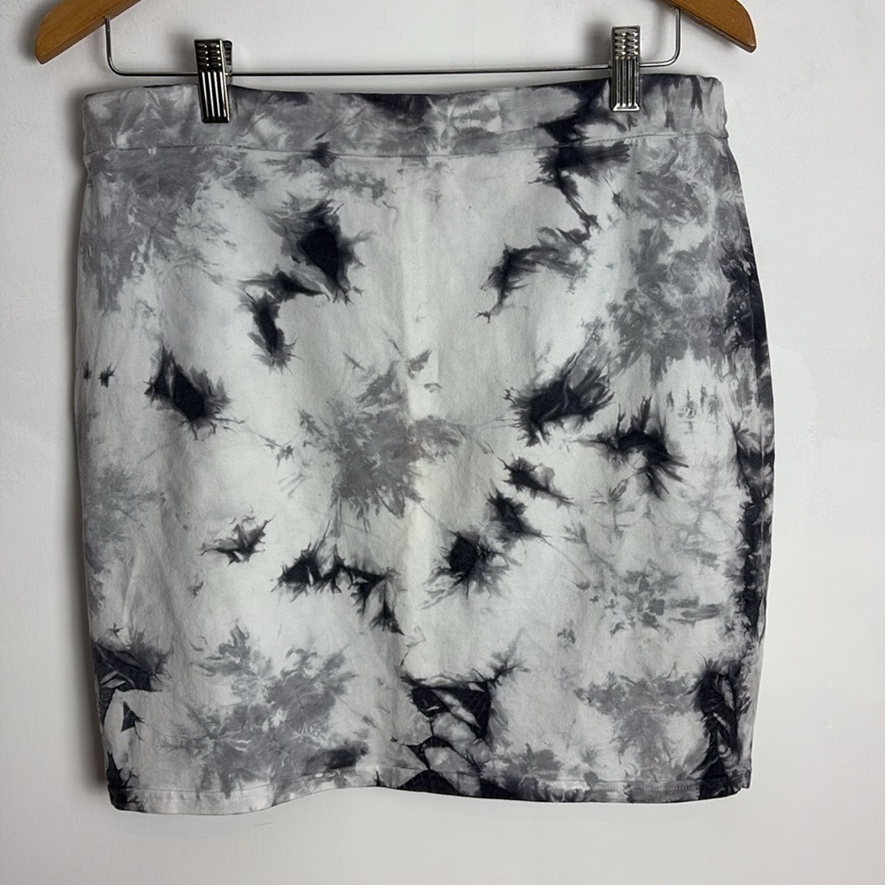Talula Tie Die Black and White Faux Wrap Mini Skirt Size Large - Picture 7 of 8
